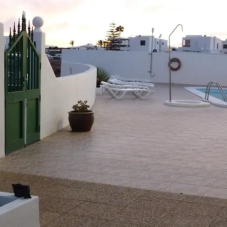 Calle Burgao 아파트